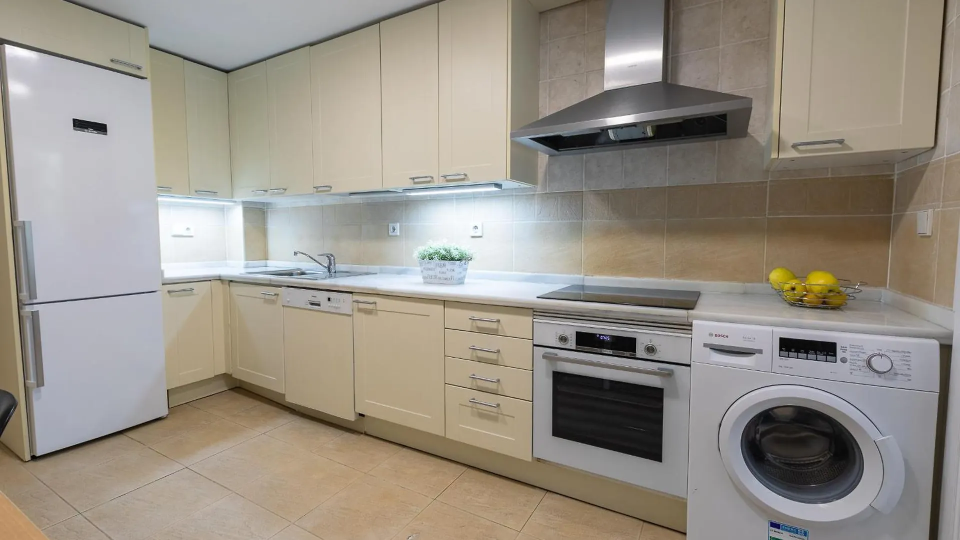 Apartmán Vacation Marbella I Las Canas Beachfront Haven, Sea View, Jacuzzi, Golden Mile, Duplex Penthouse, 24-7 Security 0*,