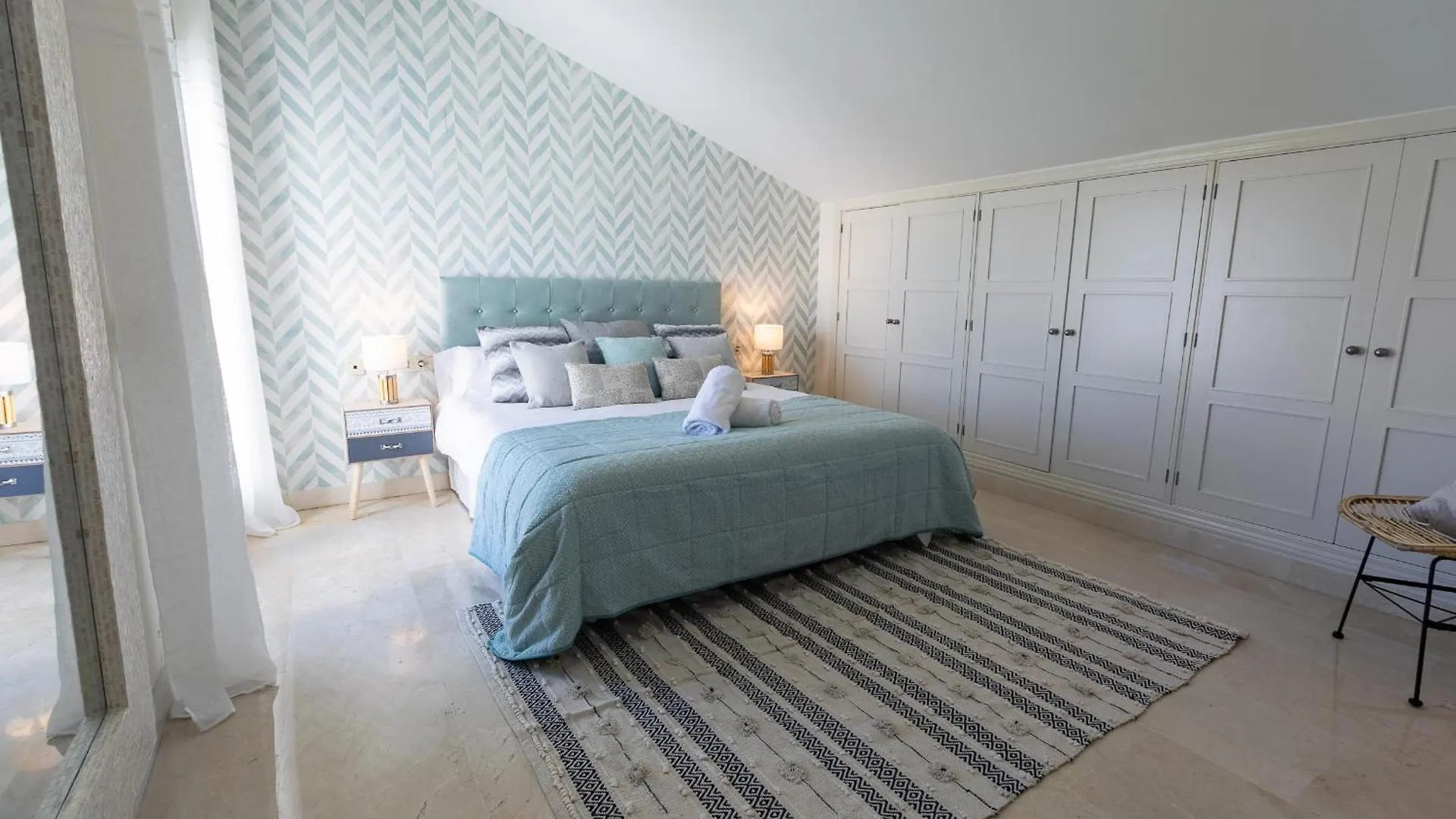 Apartmán Vacation Marbella I Las Canas Beachfront Haven, Sea View, Jacuzzi, Golden Mile, Duplex Penthouse, 24-7 Security