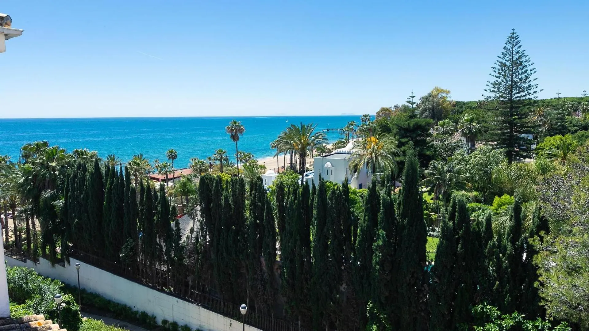 Apartmán Vacation Marbella I Las Canas Beachfront Haven, Sea View, Jacuzzi, Golden Mile, Duplex Penthouse, 24-7 Security