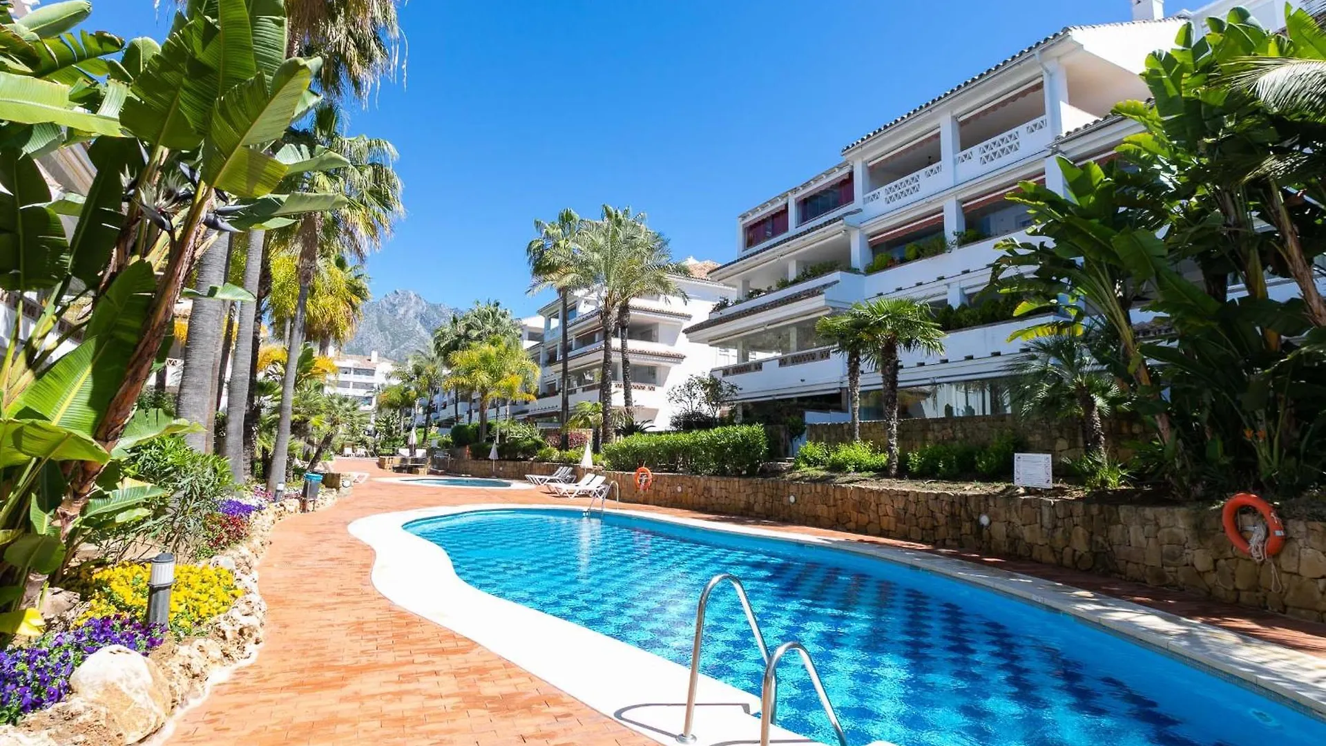 Apartmán Vacation Marbella I Las Canas Beachfront Haven, Sea View, Jacuzzi, Golden Mile, Duplex Penthouse, 24-7 Security