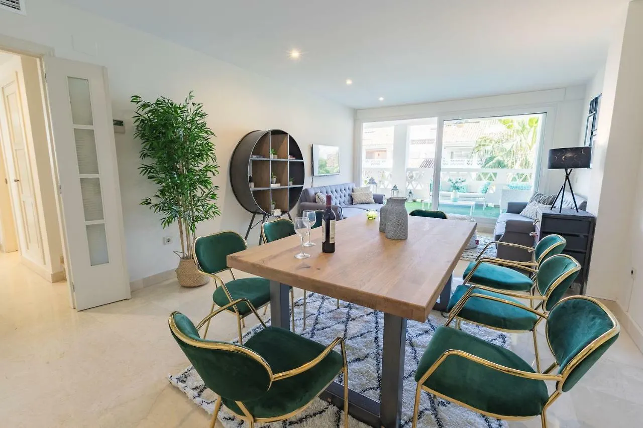 Apartmán Vacation Marbella I Las Canas Beachfront Haven, Sea View, Jacuzzi, Golden Mile, Duplex Penthouse, 24-7 Security